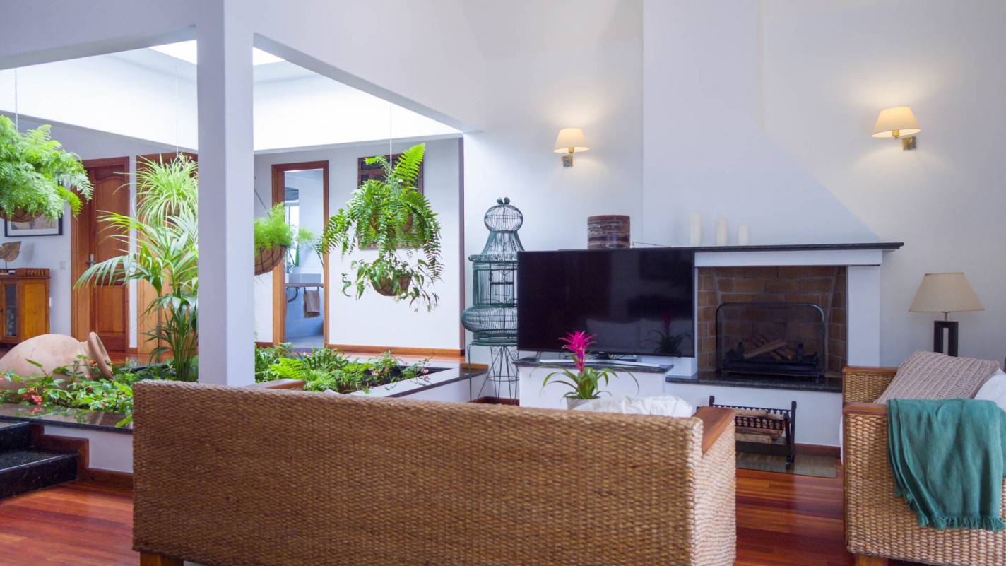 - Costa Teguise - Roper Properties