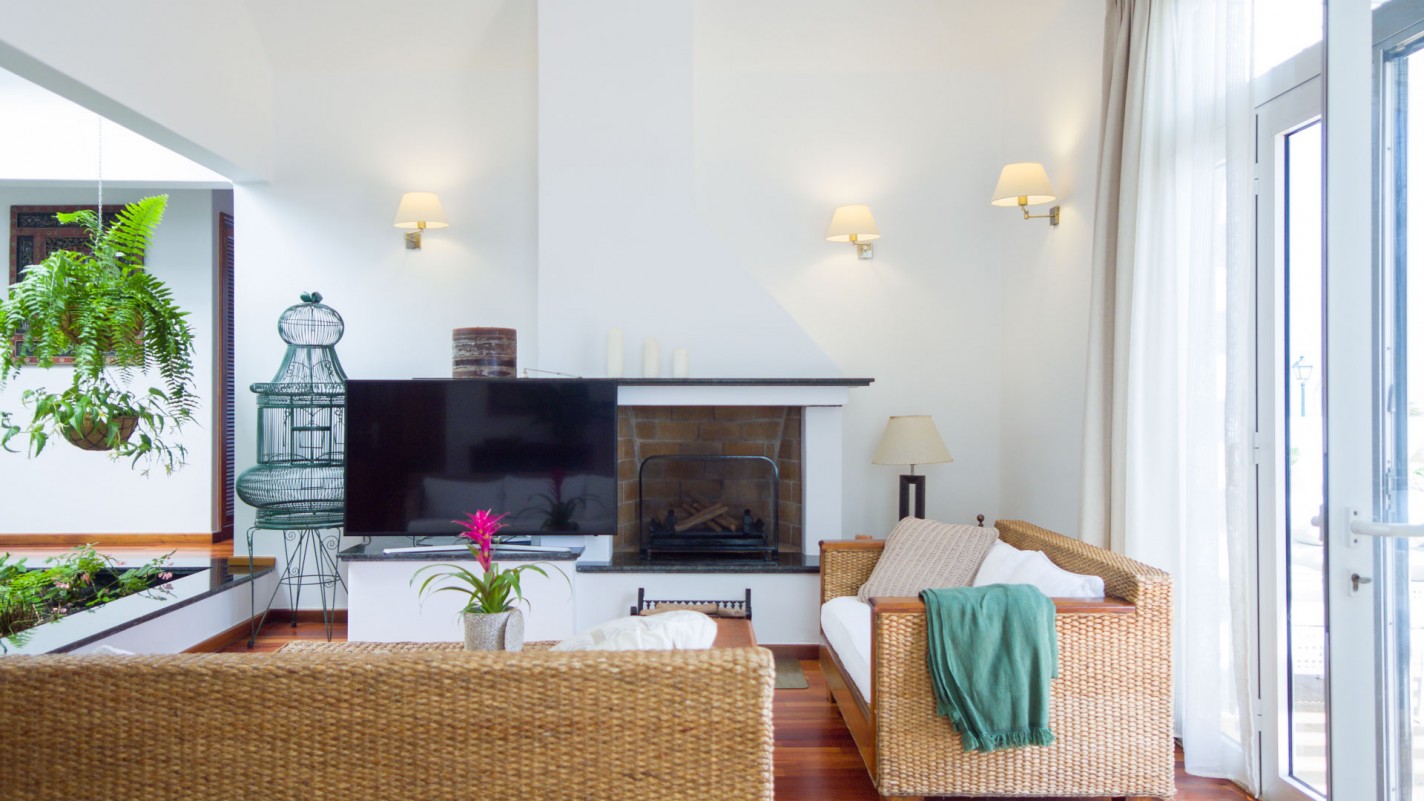 - Costa Teguise - Roper Properties