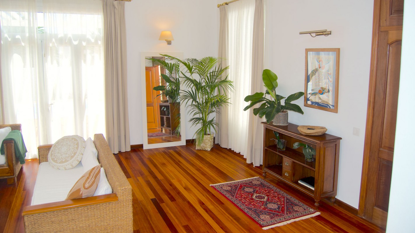- Costa Teguise - Roper Properties