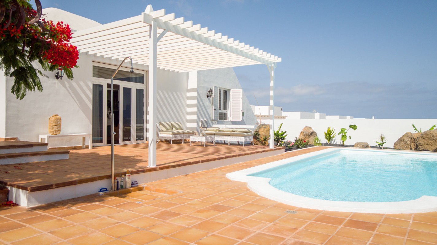- Costa Teguise - Roper Properties