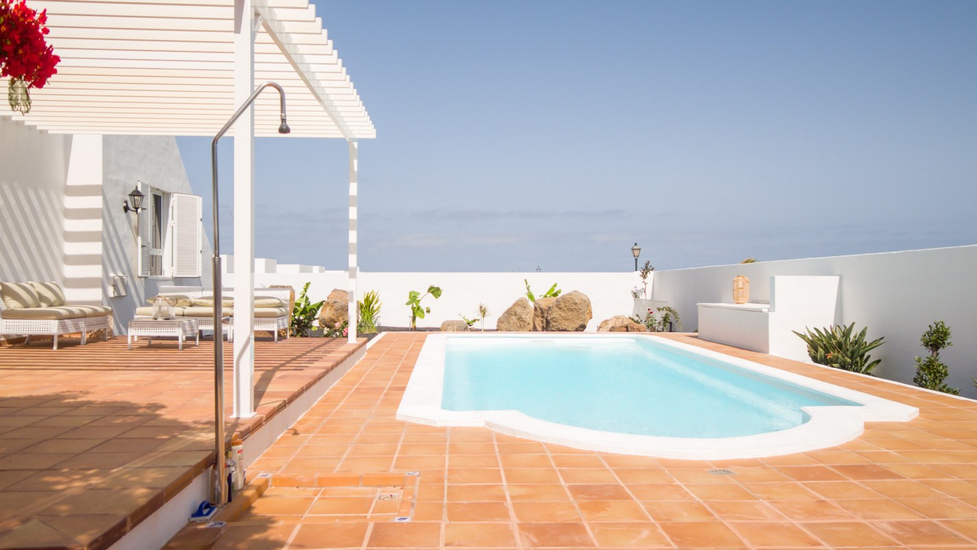 - Costa Teguise - Roper Properties