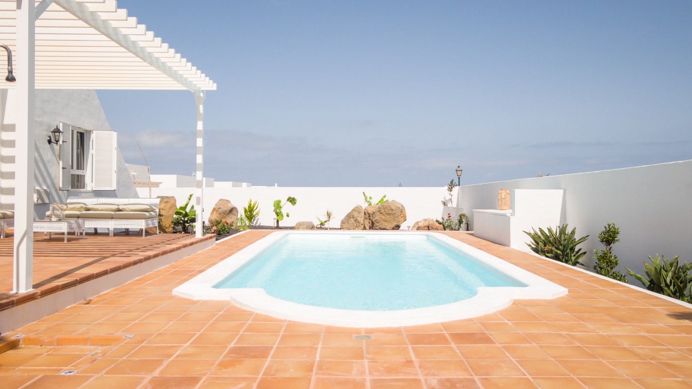 - Costa Teguise - Roper Properties