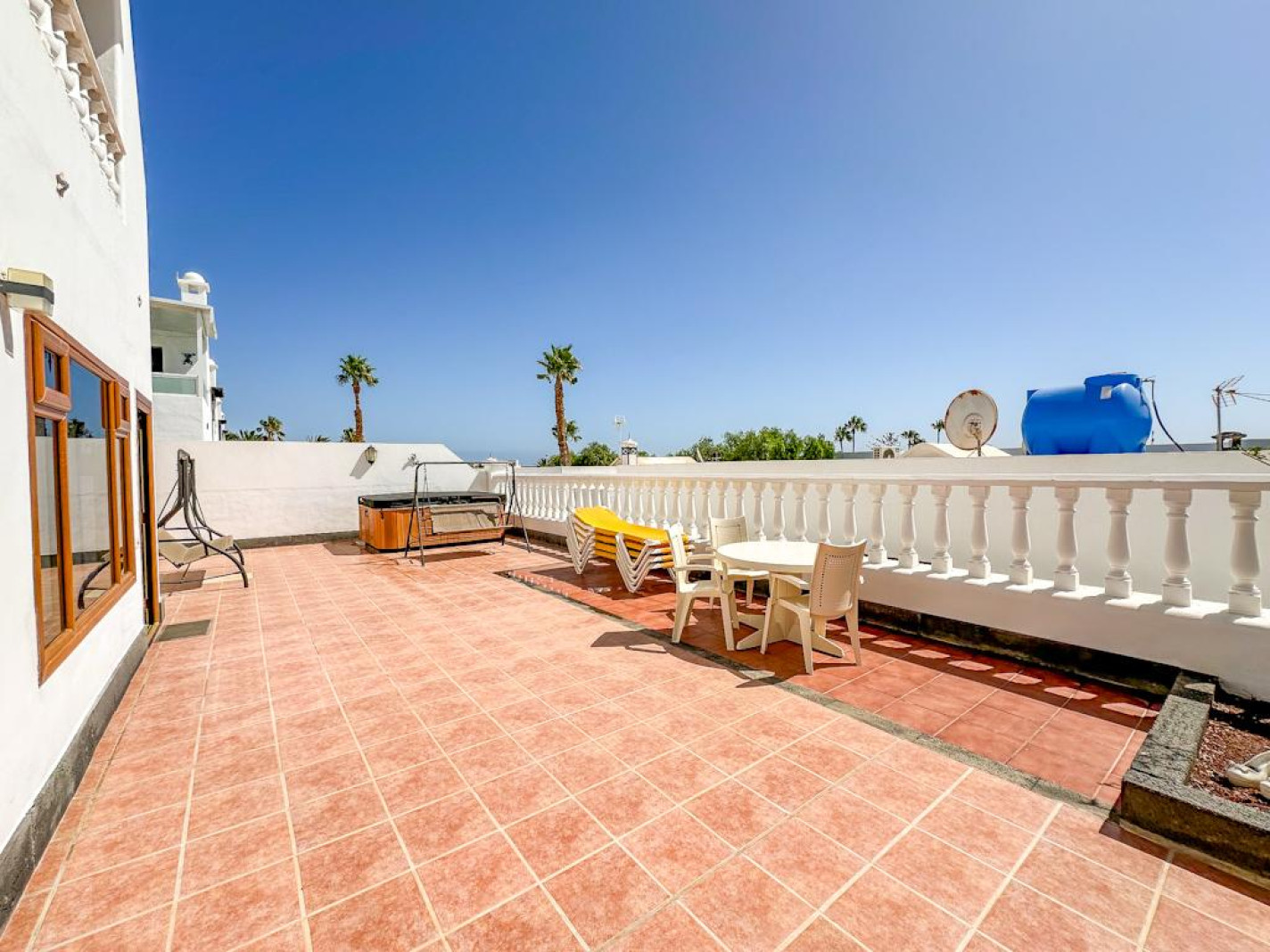 - Puerto Del Carmen - Roper Properties