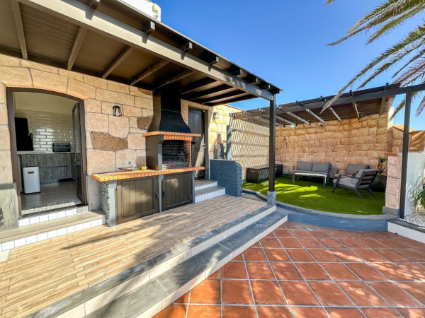 3 Bedroom  House / Villa 2