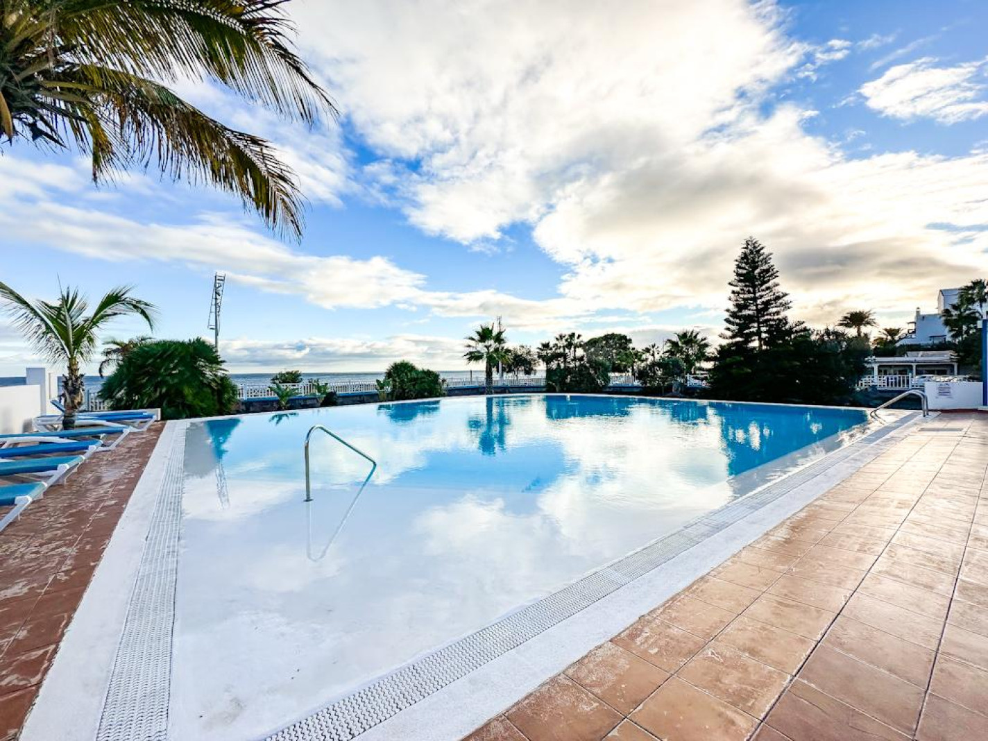 Las Olas - Matagorda - Roper Properties