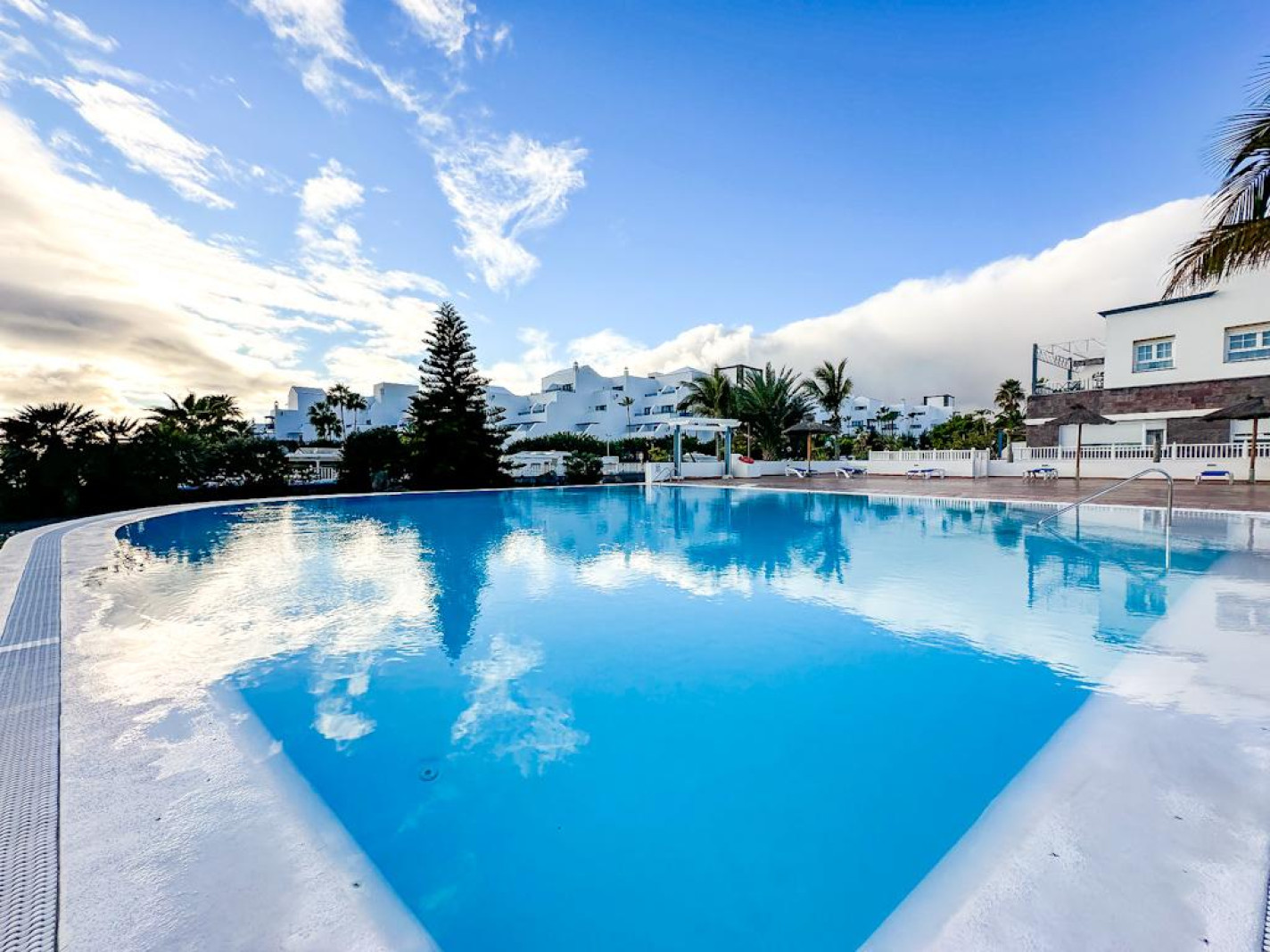 Las Olas - Matagorda - Roper Properties