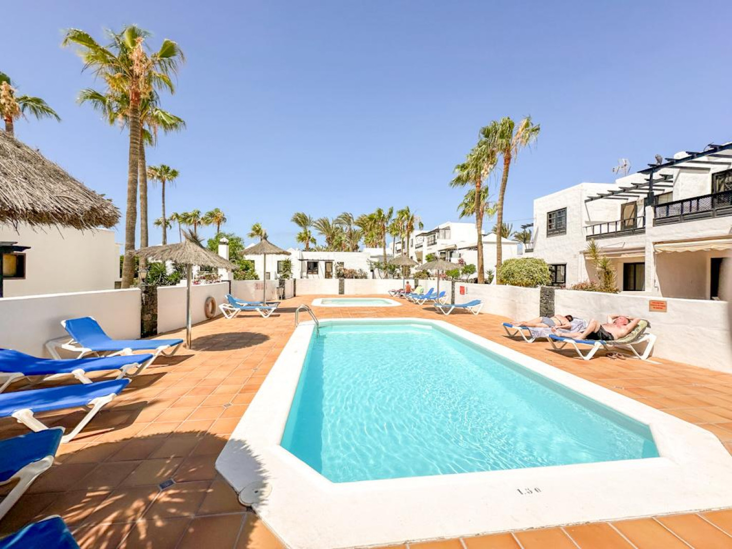 Oasis San Antonio - Puerto Del Carmen - Roper Properties
