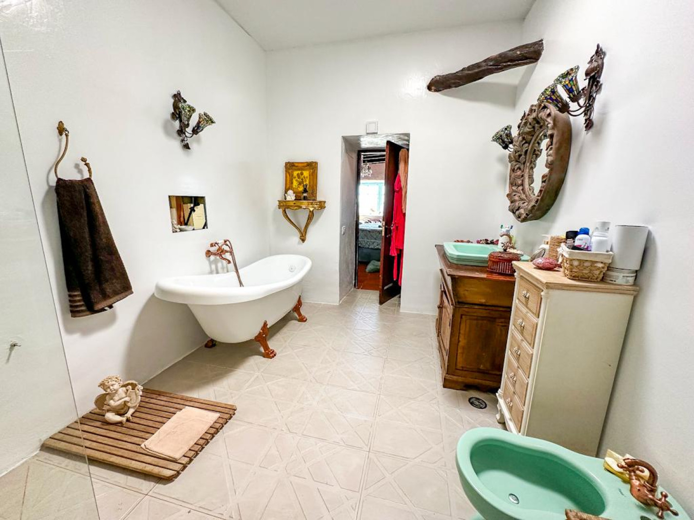  - Tias - Roper Properties