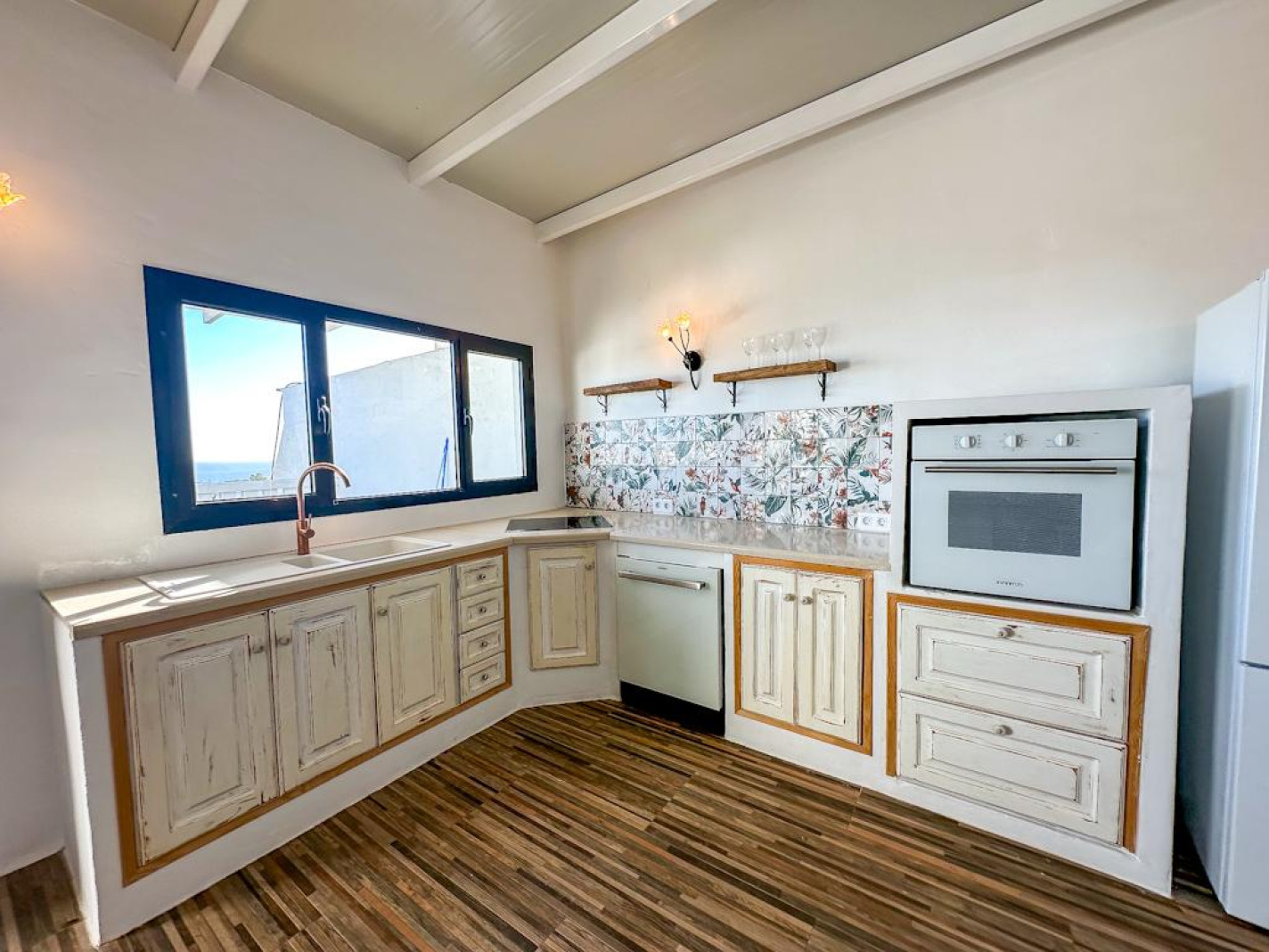  - Tias - Roper Properties