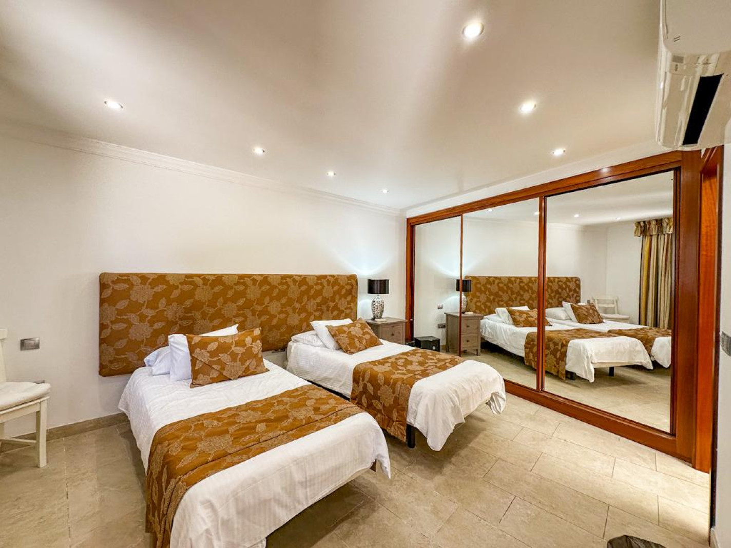  - Puerto Del Carmen - Roper Properties