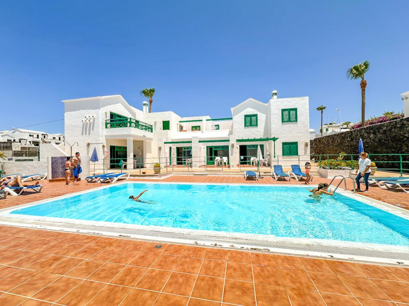 Las Palmeras - Puerto Del Carmen - Roper Properties