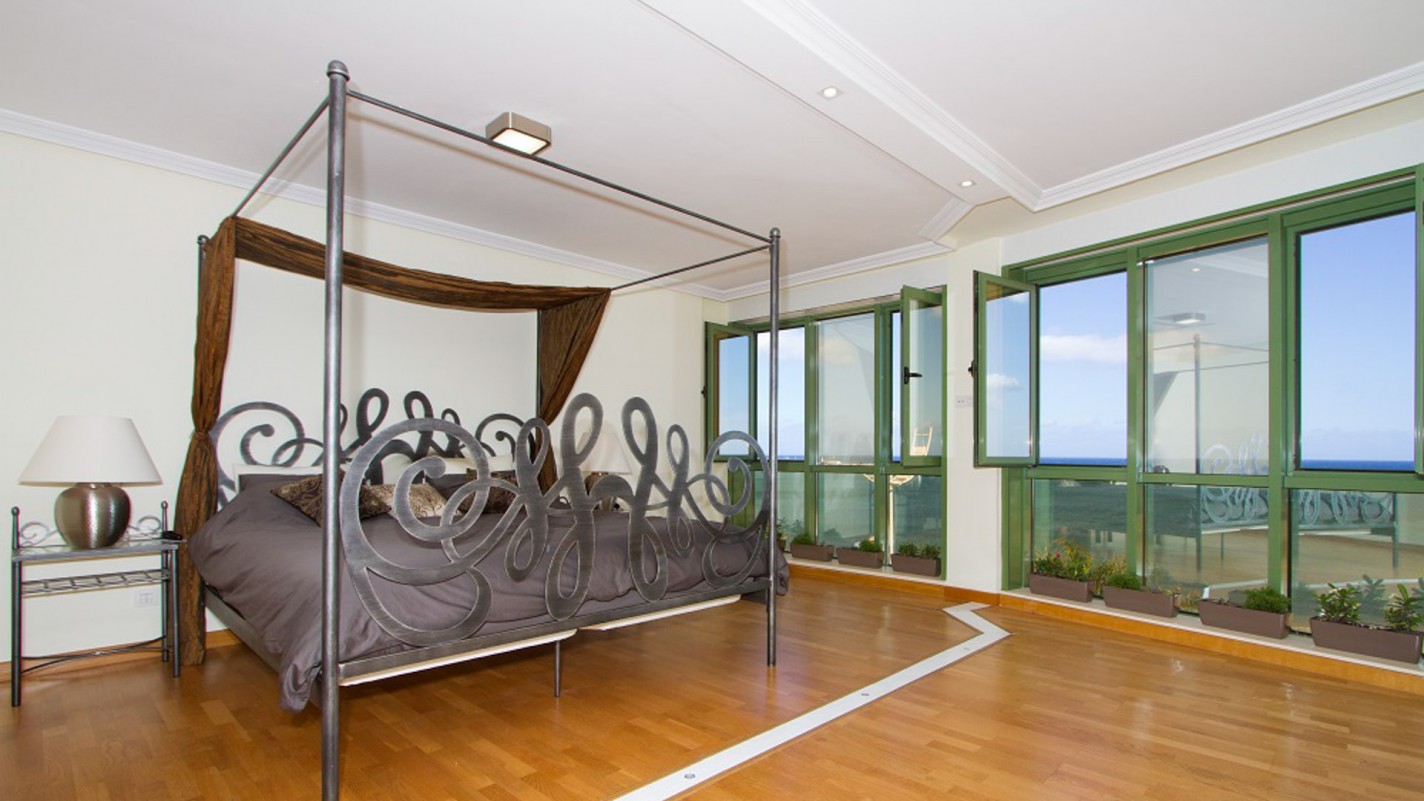 Siglo XXI - Arrecife - Roper Properties
