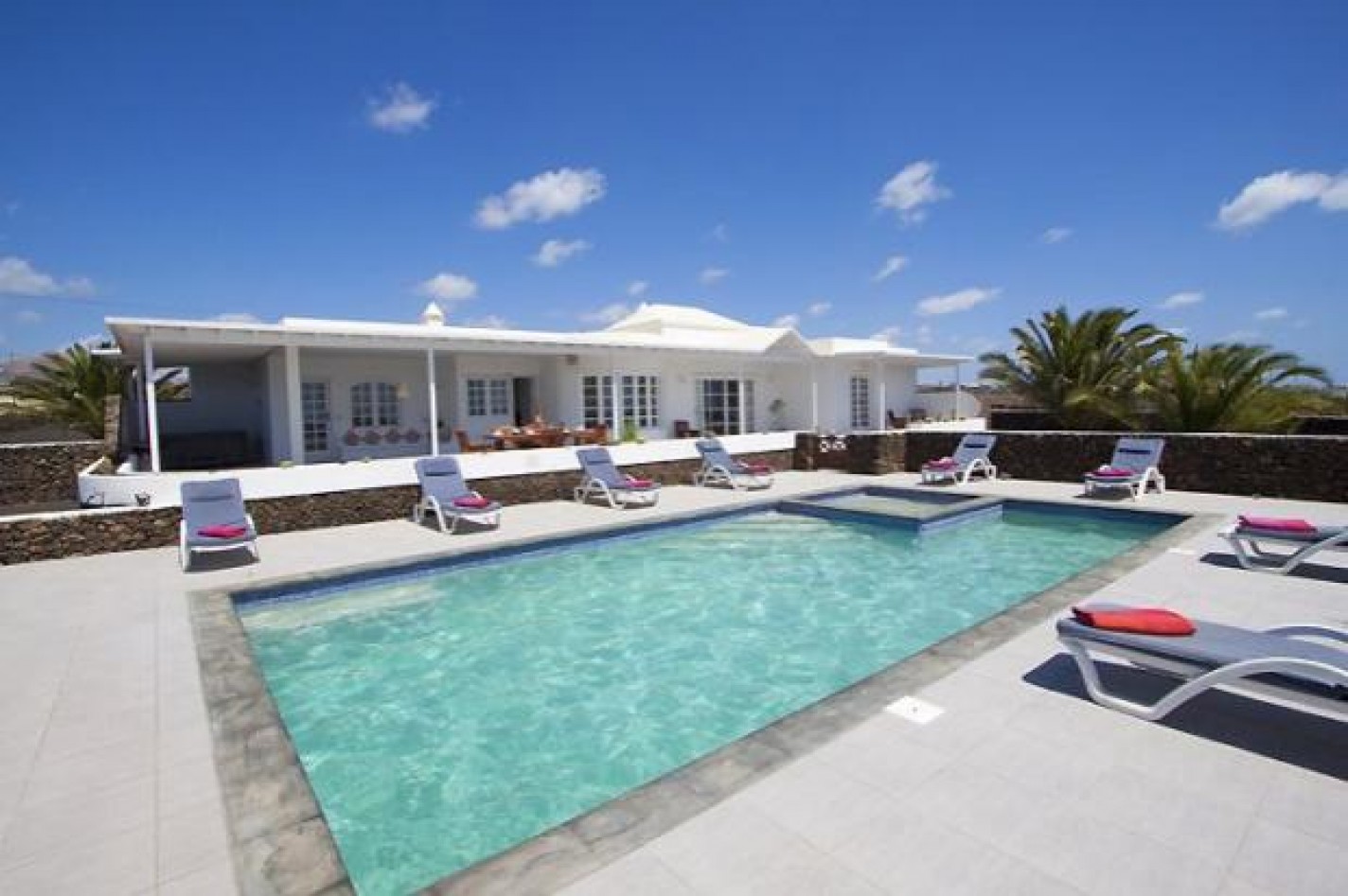 Las Palmitas - Mácher - Roper Properties