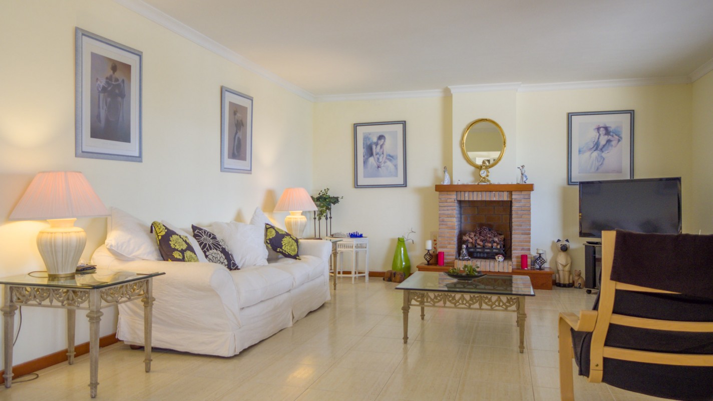 - Mácher - Roper Properties