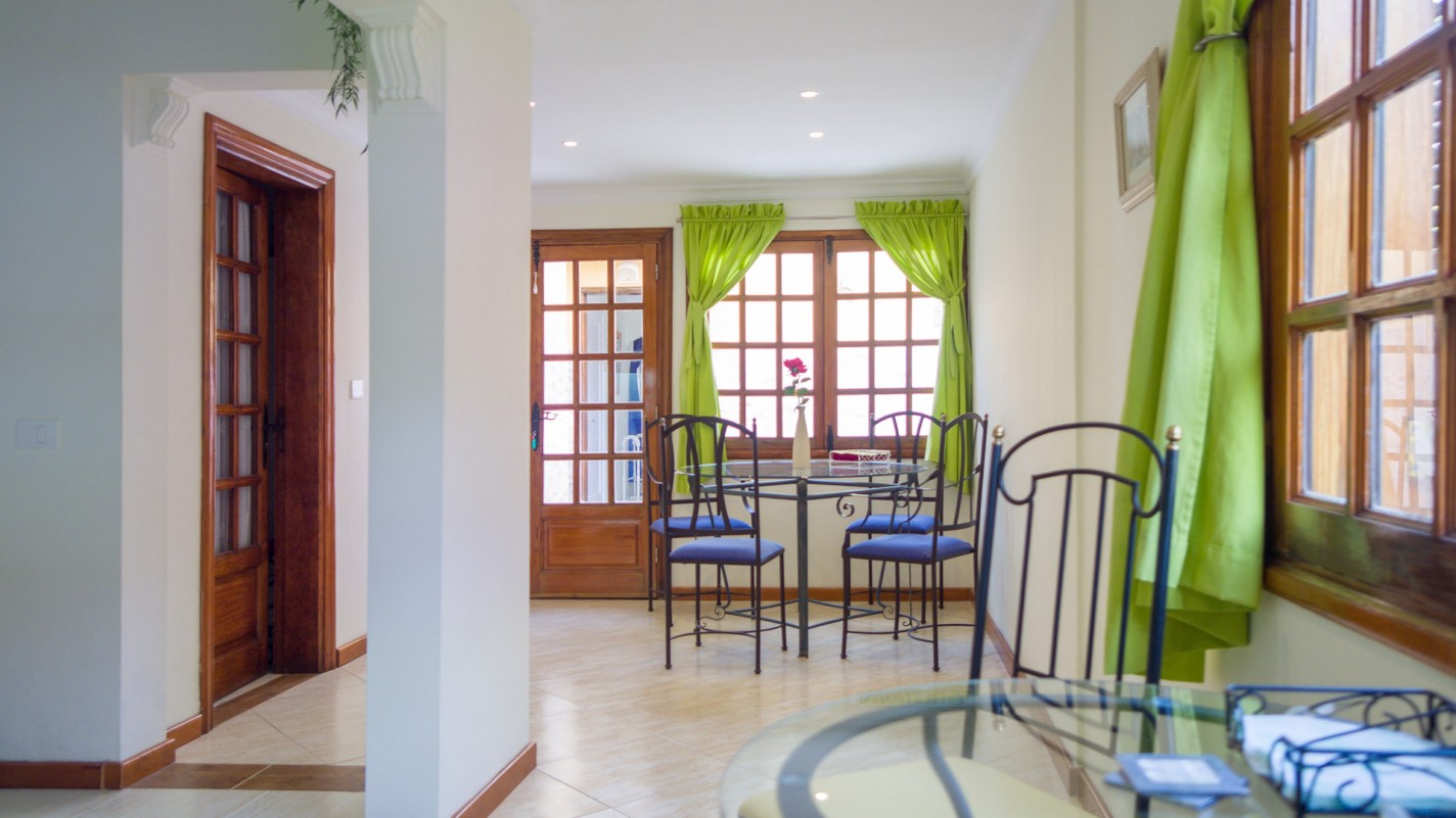 - Mácher - Roper Properties