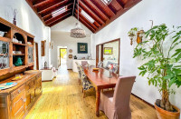 5 Bedroom  House / Villa 3