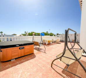 3 Bedroom  House / Villa 4