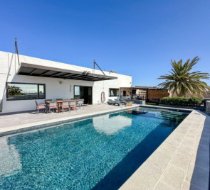 3 Bedroom  House / Villa 1