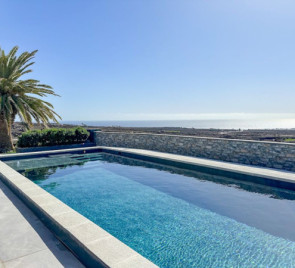 3 Bedroom  House / Villa 5