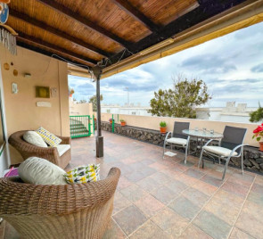 3 Bedroom  House / Villa 5