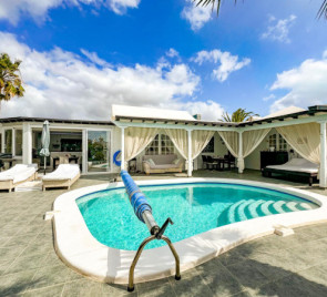 3 Bedroom  House / Villa 1