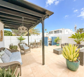 3 Bedroom  House / Villa 4