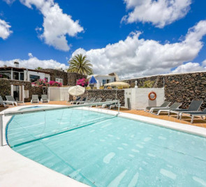 10 Bedroom  House / Villa 4