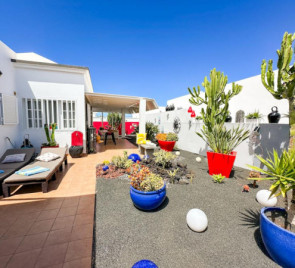 3 Bedroom  House / Villa 1